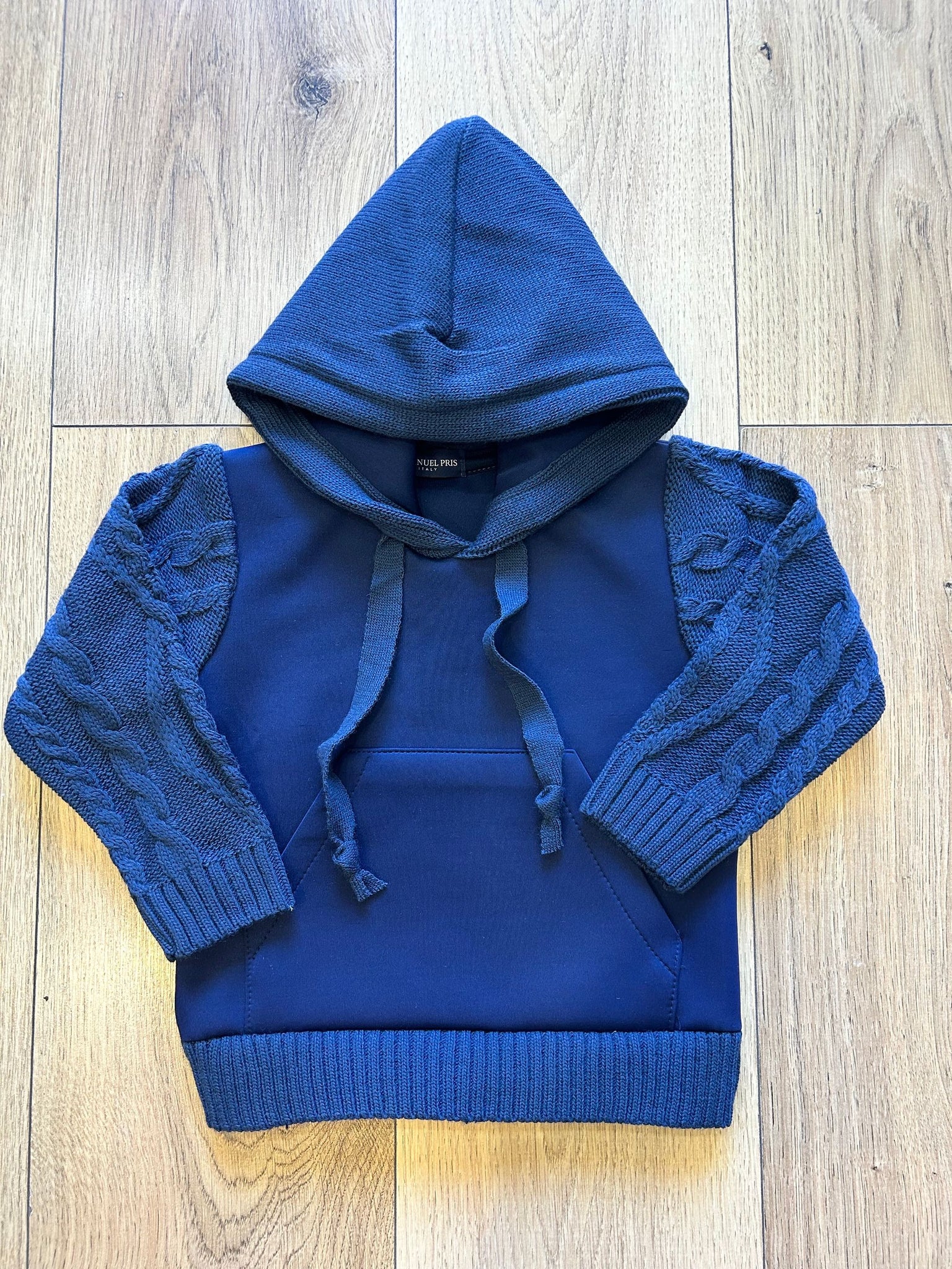 EFP8101 -  - EMANUEL PRIS